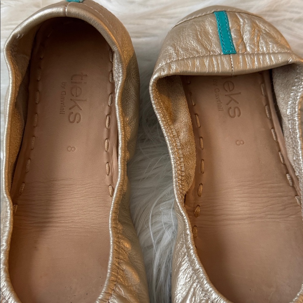 Tieks LIMITED EDITION Metallic
Champagne Size 8 - Picture 2 of 6